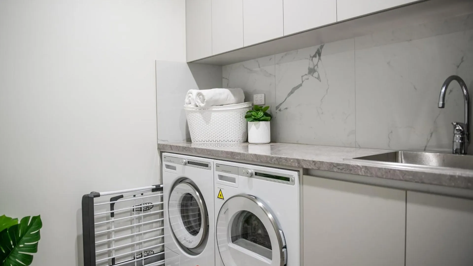 23B Airlie View Apartment Airlie Beach