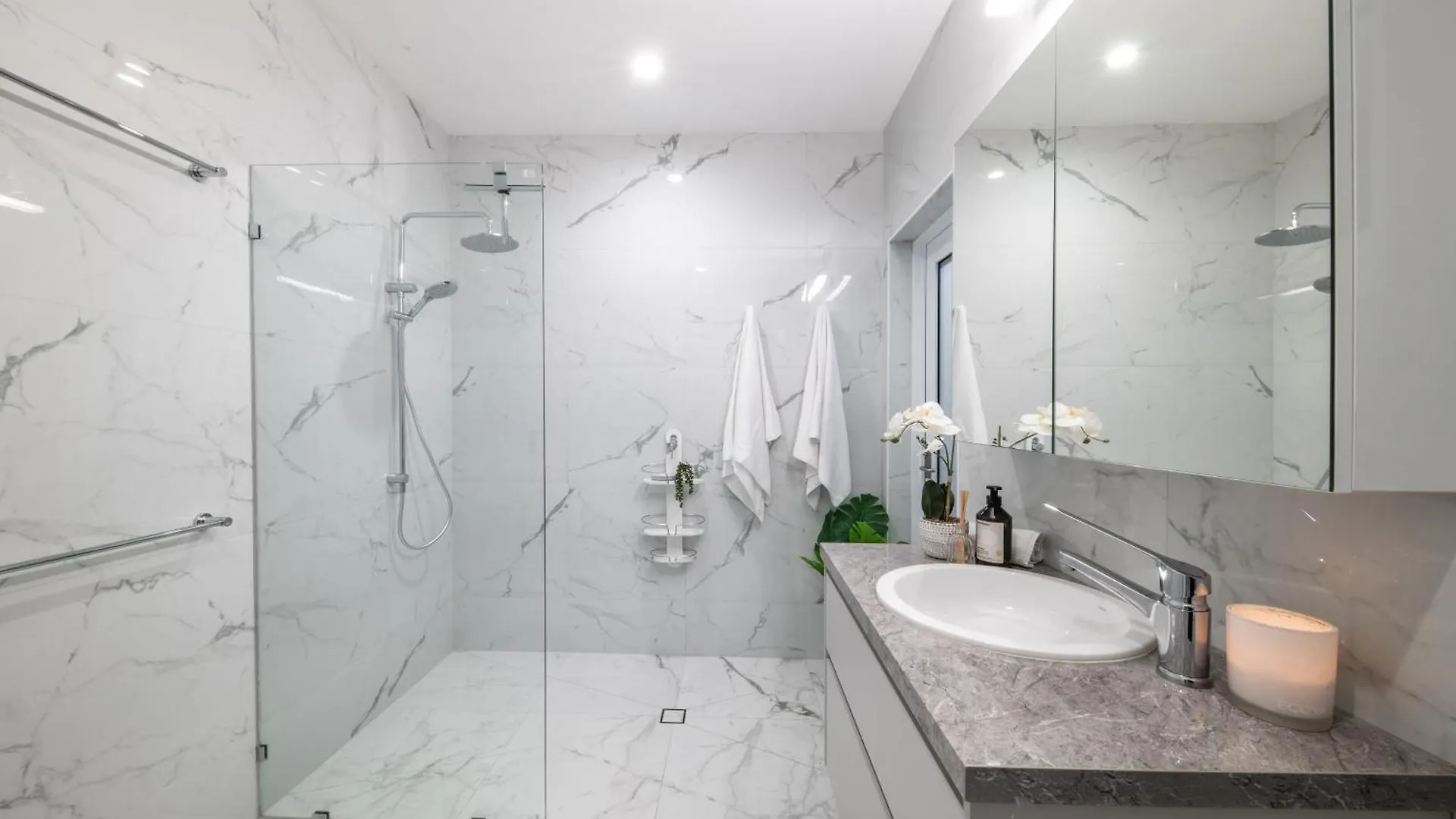 23B Airlie View Apartment Airlie Beach Australia